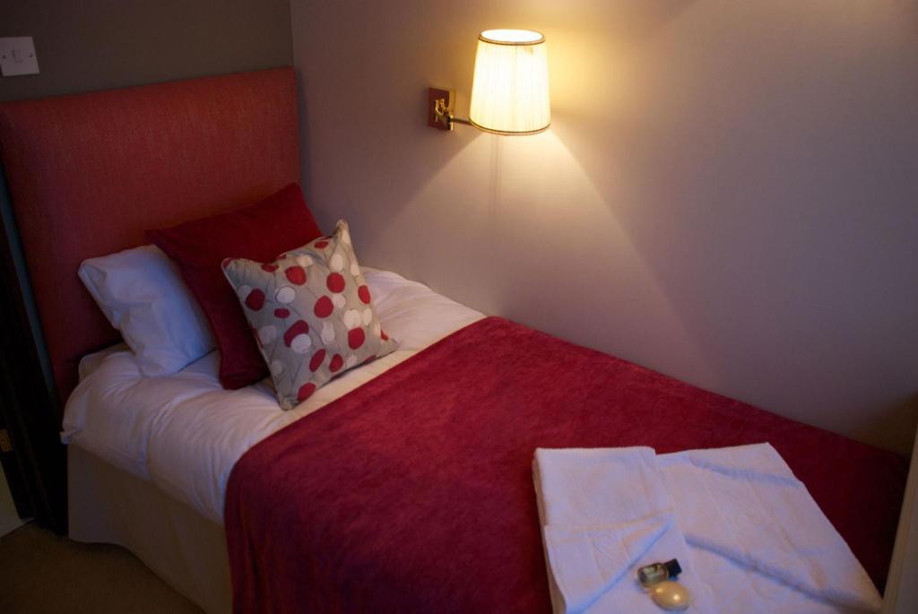 The White Hart Inn Oxford Room photo